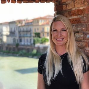 Meet your Posher, Crystal